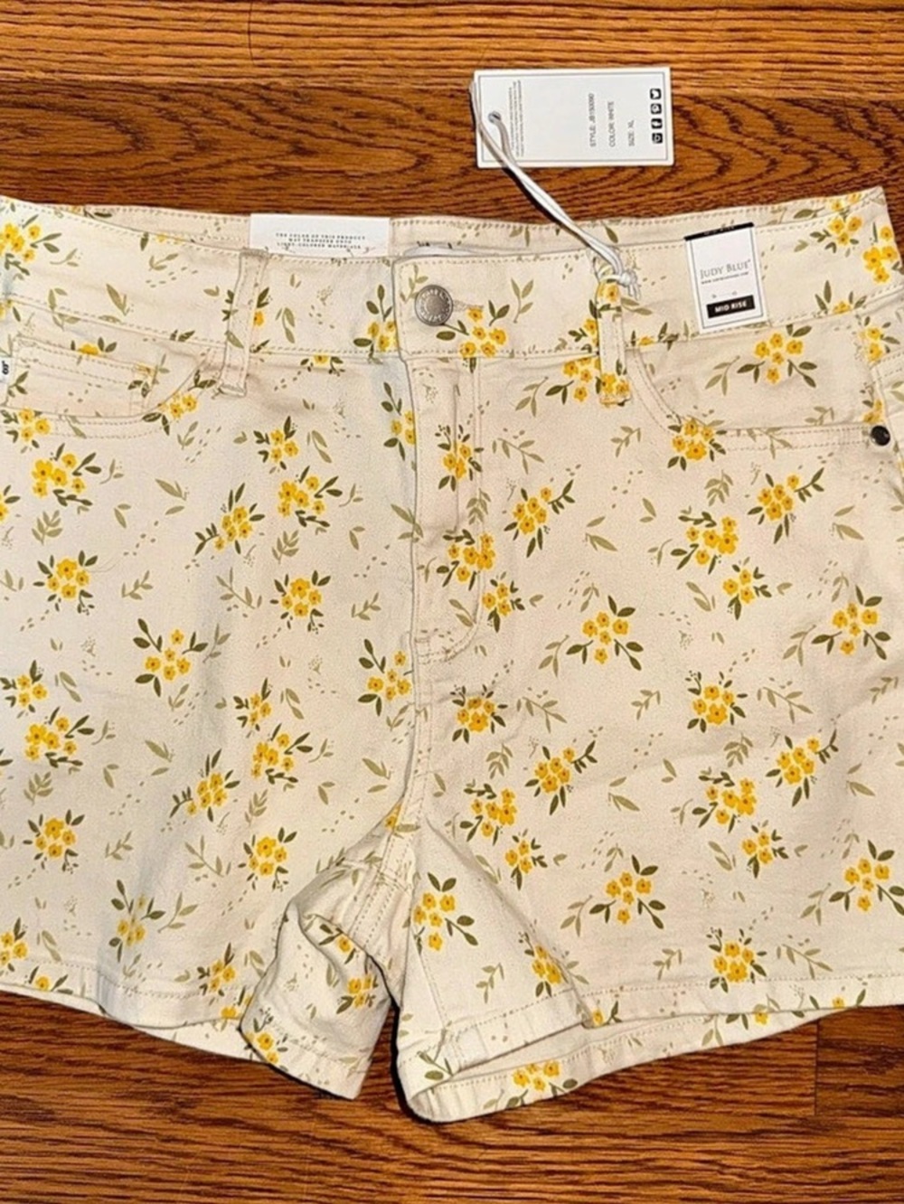 Judy Blue JB150090 Floral Mid-Rise Jean Shorts in Cream & Yellow XL NWT